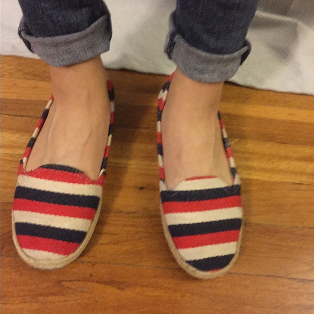American Eagle flats